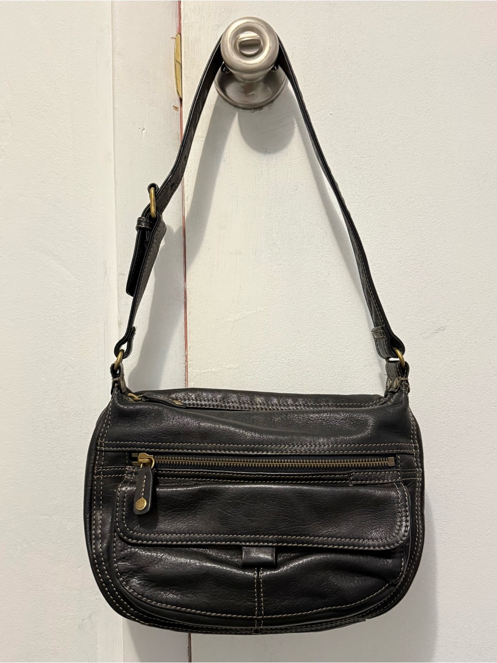 Vintage Fossil Leather Shoulder Bag with ID Window